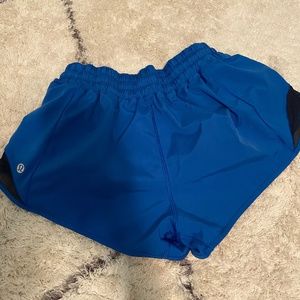 Lululemon Hotty Hot Short II 2.5 Size 4